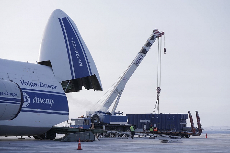 VolgaDnepr An124100 delivers 130 tonnes of equipment to the polar