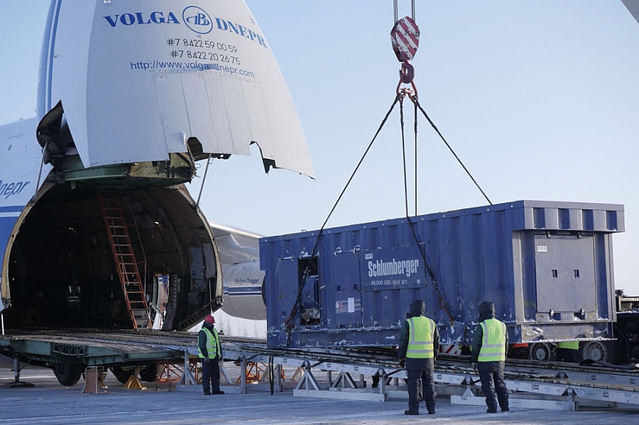 VolgaDnepr An124100 delivers 130 tonnes of equipment to the polar