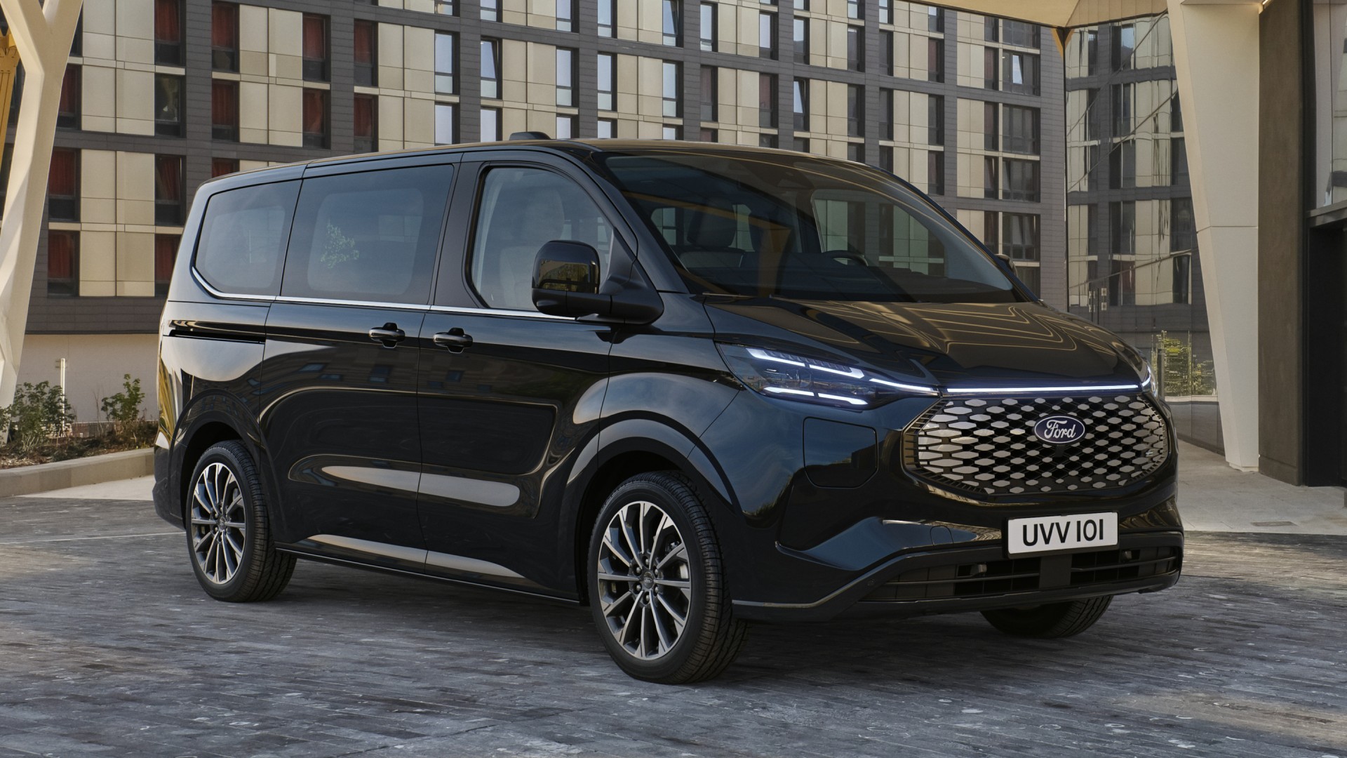 Ford Tourneo Custom WEB-2