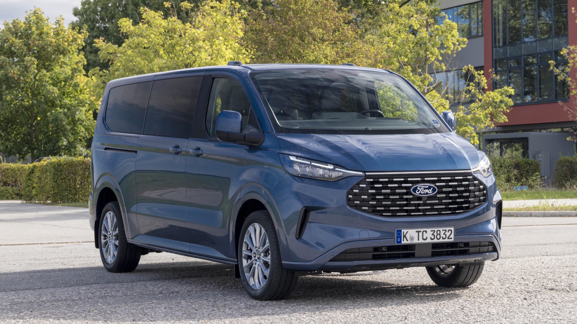 Ford Tourneo Custom WEB-2