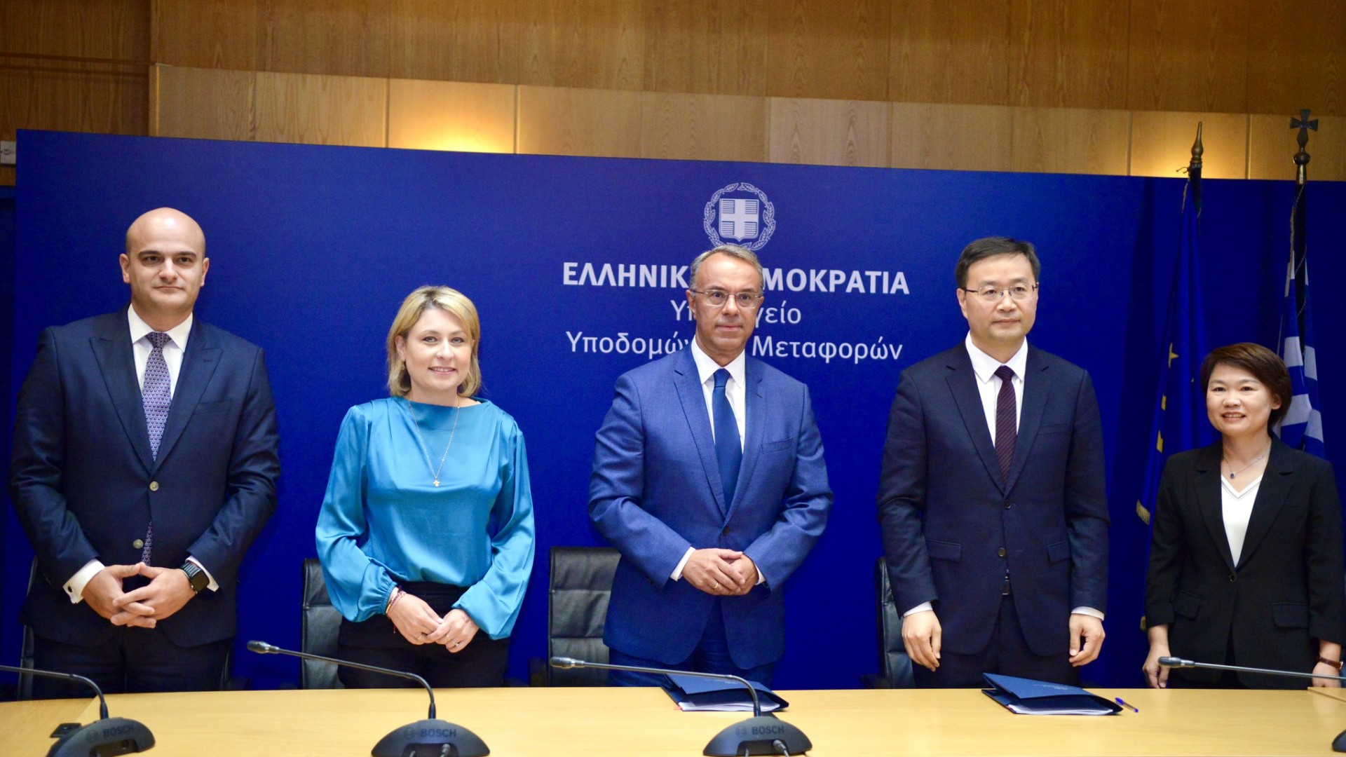 υνάντηση Σταϊκούρα με τη διοίκηση της Yutong