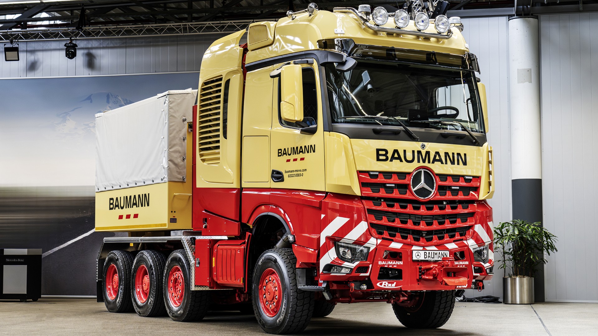 Mercedes-Benz Arocs με ελκτική ικανότητα 1.000 τόνων